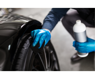 produto de estética automotiva para pneu