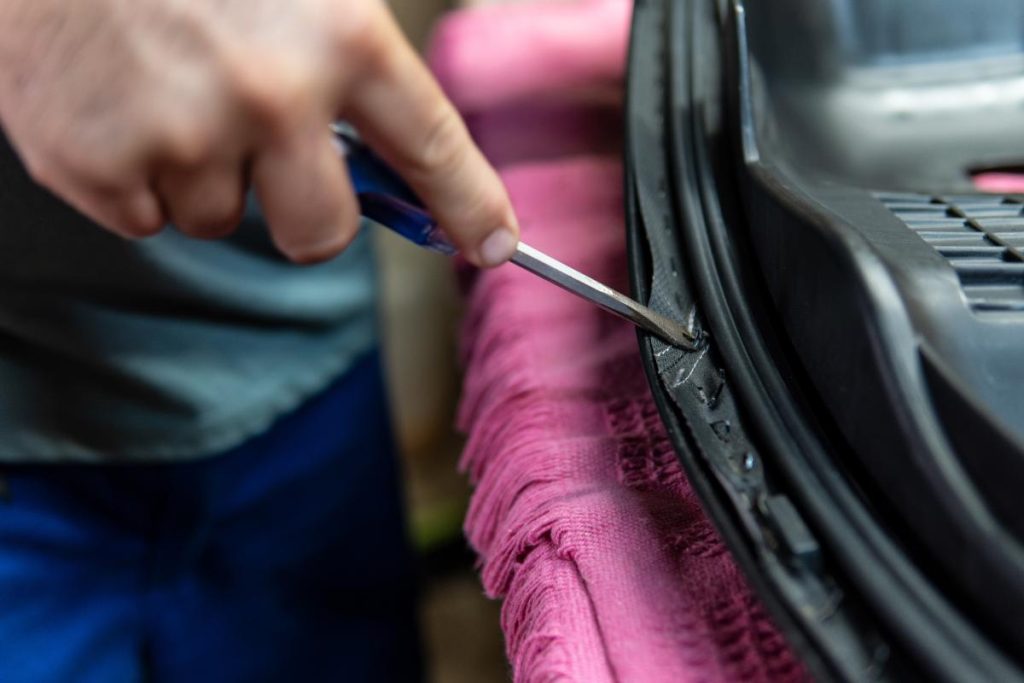 Como tirar cola do carro (capa)